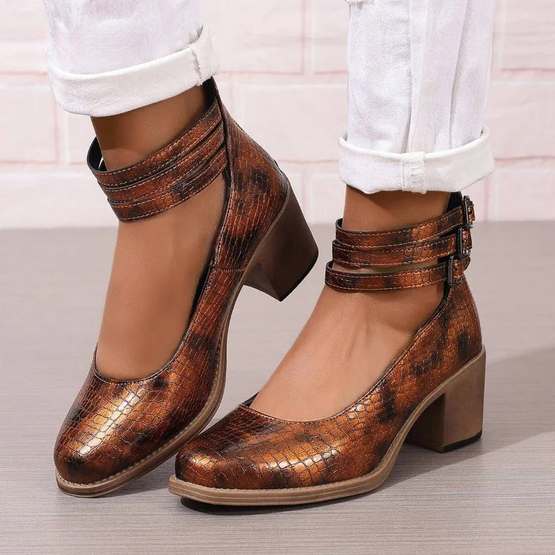 NOIR WRAP HEEL